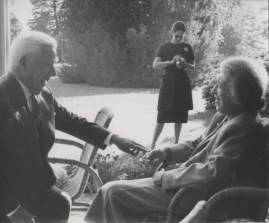 Clara Haskil und Charlie Chaplin im Manoir de Ban in Corsier-sur-Vevey.
