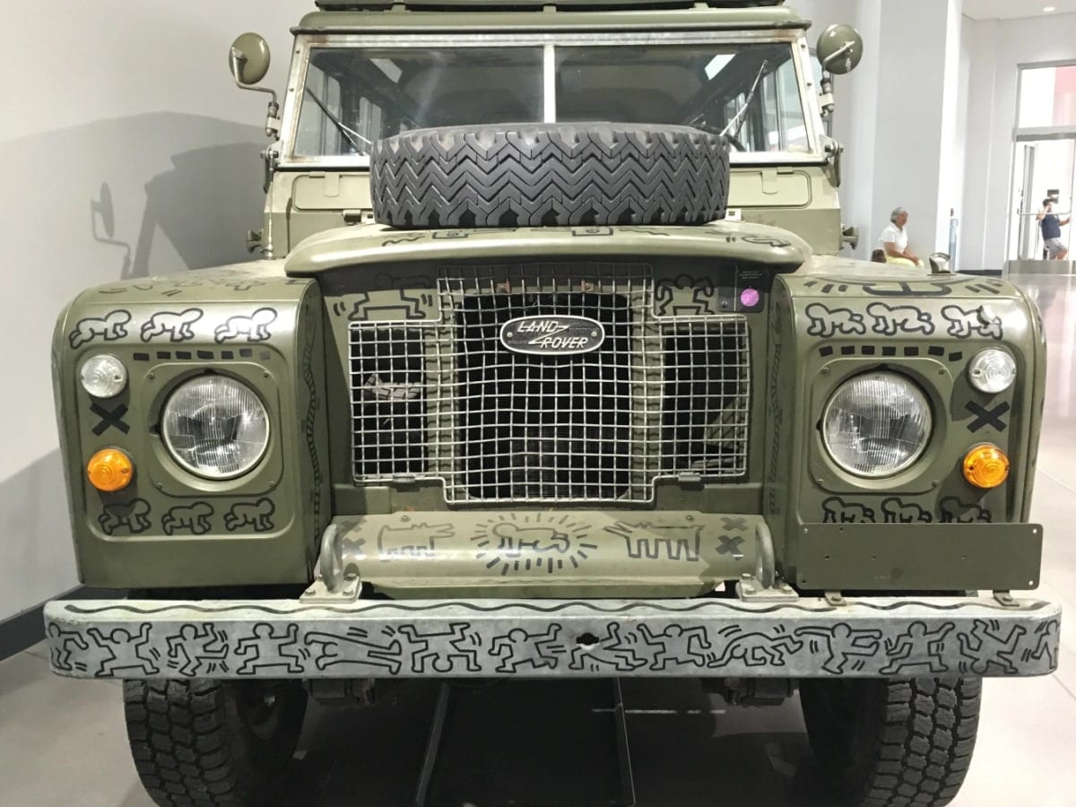 Der Land Rover, ausgestellt im Petersen Automotive Museum in Los Angeles. Foto Kevin Ferguson, KPCC.