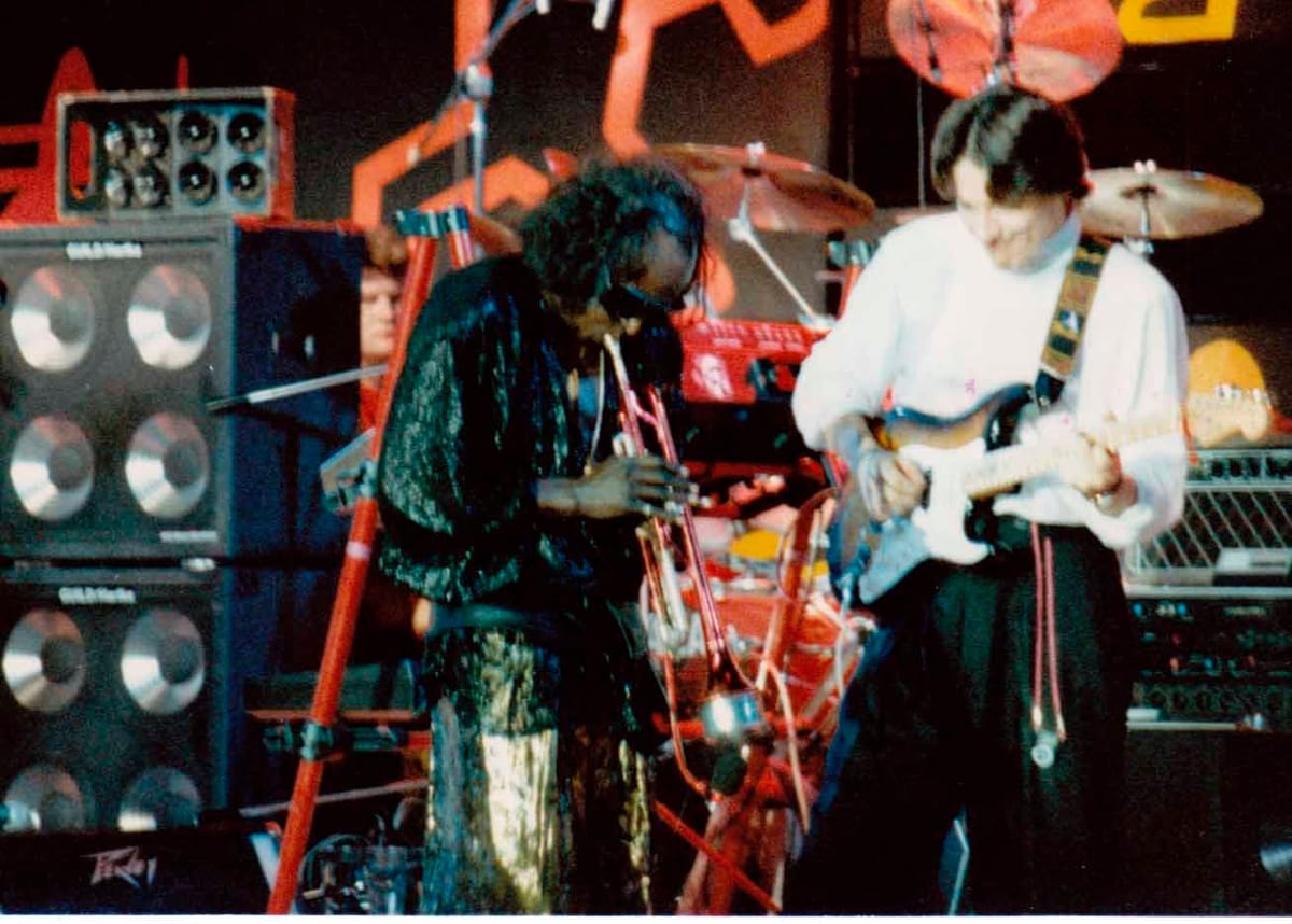 Miles Davis e il chitarrista Robben Ford al Montreux Jazz Festival (1986).