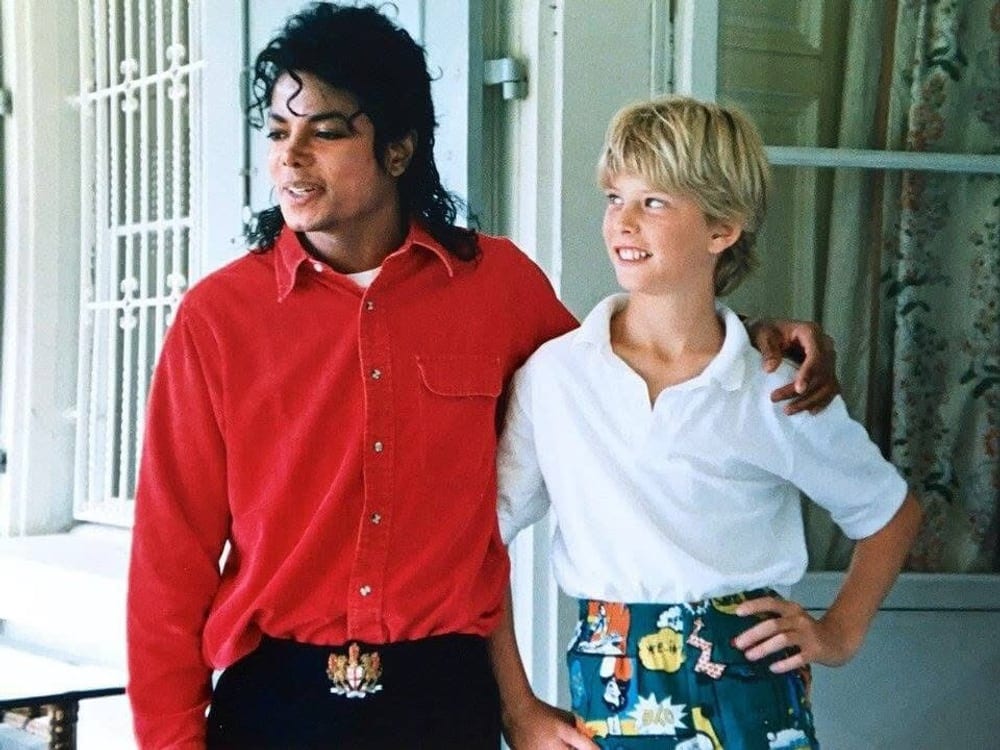 Michael Jackson mit Gregory Knie, dem Sohn von Rolf Knie, im Manoir de Ban (17. Juni 1988).