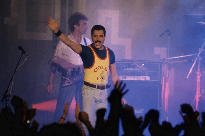Freddie Mercury auf der Bühne der Rose d’Or (11. Mai 1986).