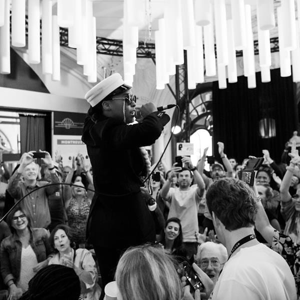 Janelle Monáe bei den legendären Jam-Sessions des Festivals, nach ihrem Konzert 2019.