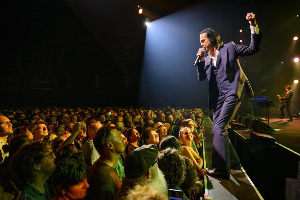 Nick Cave auf der Bühne des Auditorium Stravinski, 2. Juli 2022.