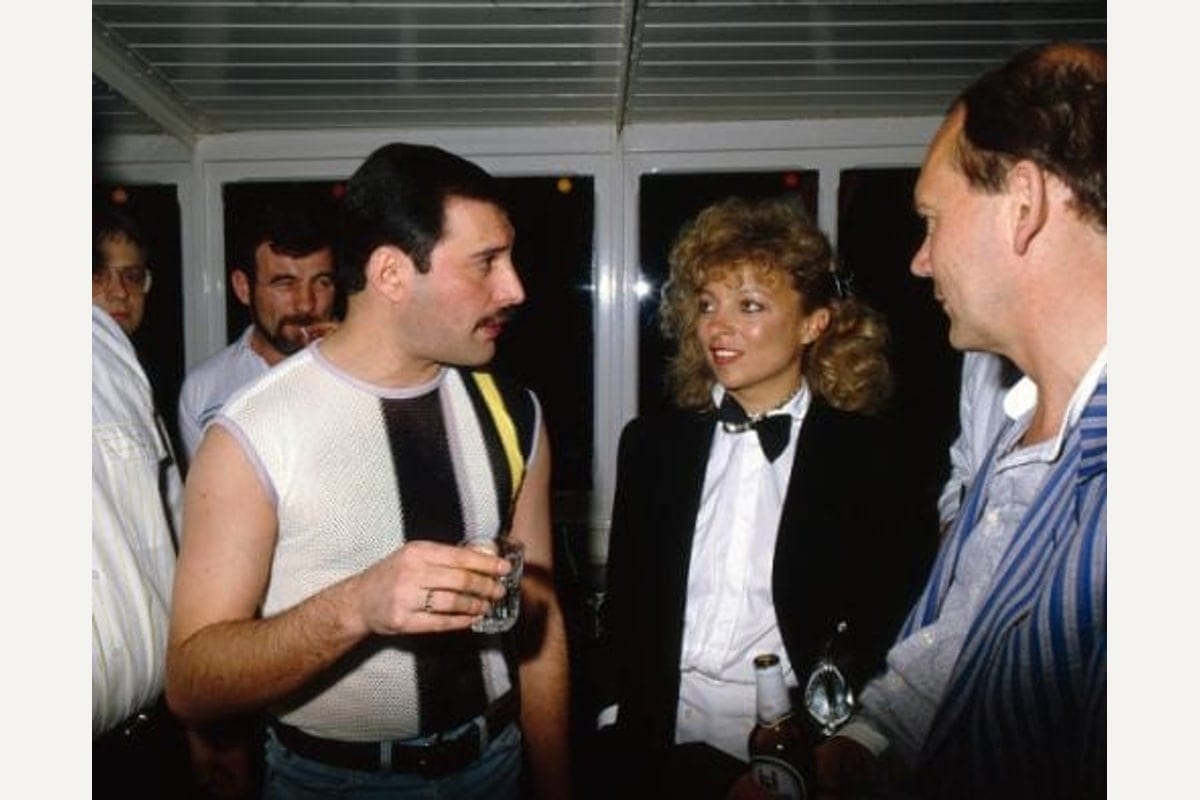 Freddie Mercury und seine Gäste beim Fest „It’s A Kind Of Magic“ an Bord der „Italie“ (10. Mai 1986).